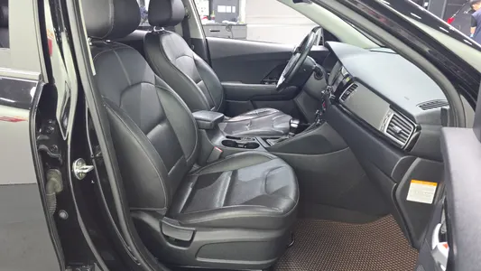 Kia Niro 2017 11