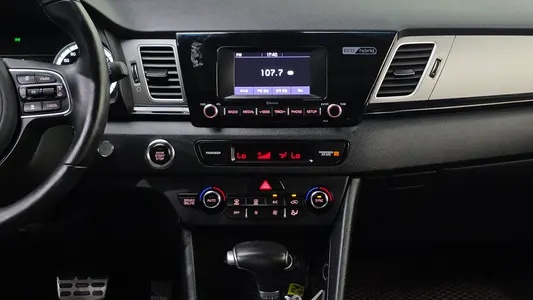 Kia Niro 2017 14
