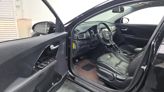 Kia Niro 2017 10