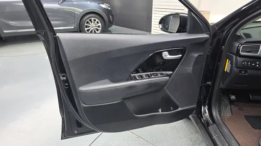 Kia Niro 2017 24