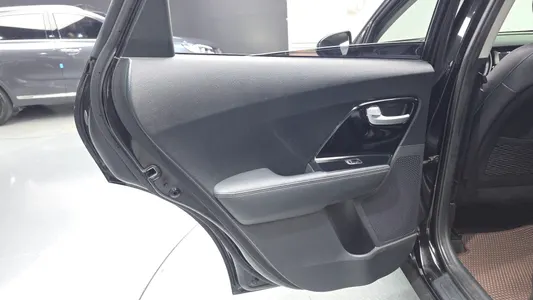 Kia Niro 2017 25