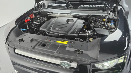 Land Rover (L663) 110 D240 2020 6