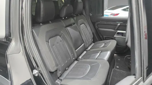 Land Rover (L663) 110 D240 2020 12