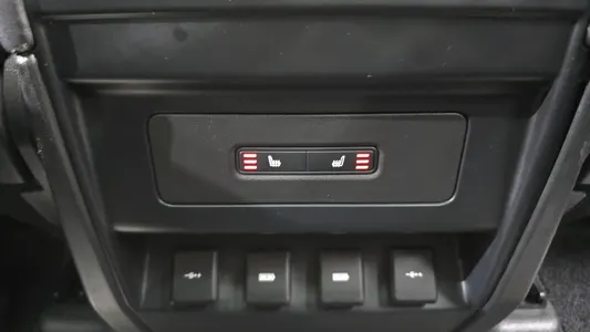 Land Rover (L663) 110 D240 2020 19