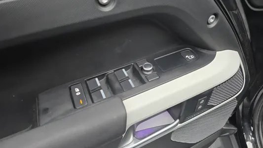 Land Rover (L663) 110 D240 2020 29