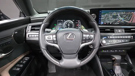 Lexus ES300h 7 2023 12
