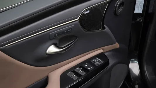 Lexus ES300h 7 2023 16