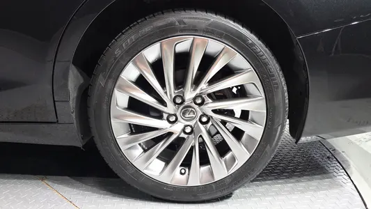 Lexus ES300h 7 2023 21