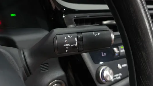 Lexus ES300h 7 2023 28