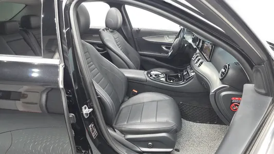 Mercedes-Benz E-Class W213 E300 2019 26