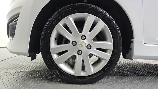 Chevrolet Spark LT 2013 5