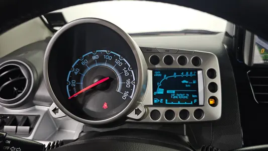 Chevrolet Spark LT 2013 8
