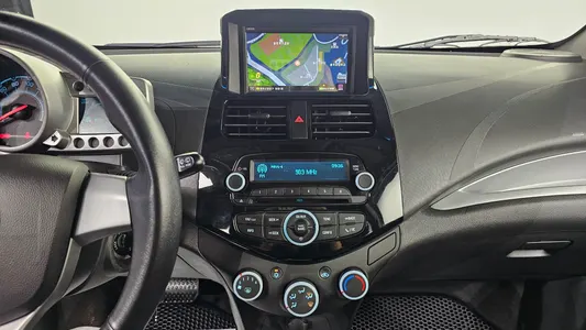 Chevrolet Spark LT 2013 16