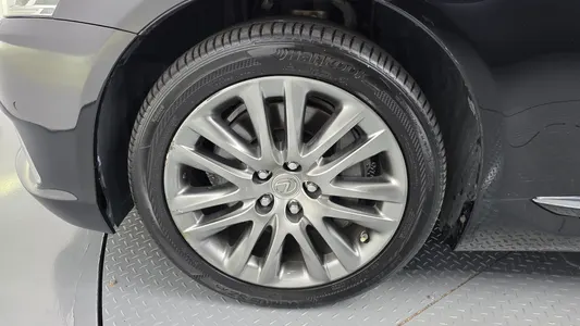 Lexus LS600hL 5 Ottoman 2016 5