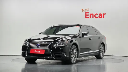 Lexus LS600hL 5 Ottoman 2016