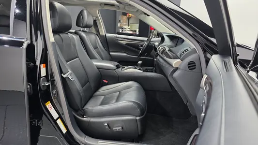 Lexus LS600hL 5 Ottoman 2016 11