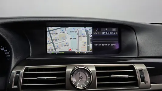 Lexus LS600hL 5 Ottoman 2016 14