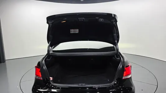 Lexus LS600hL 5 Ottoman 2016 20
