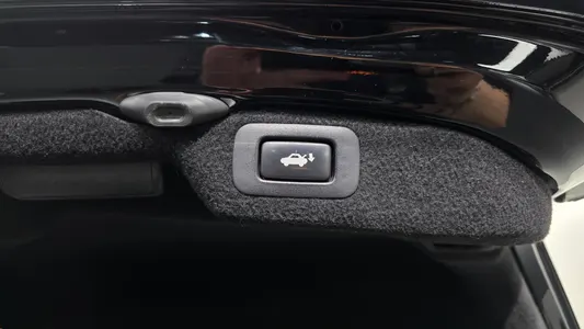 Lexus LS600hL 5 Ottoman 2016 37