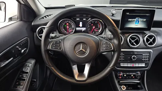 Mercedes-Benz GLA-Class X156 GLA220 2017 13