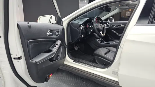 Mercedes-Benz GLA-Class X156 GLA220 2017 10