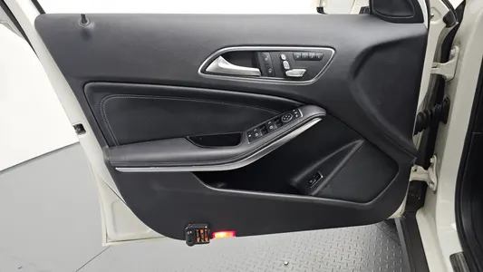 Mercedes-Benz GLA-Class X156 GLA220 2017 24