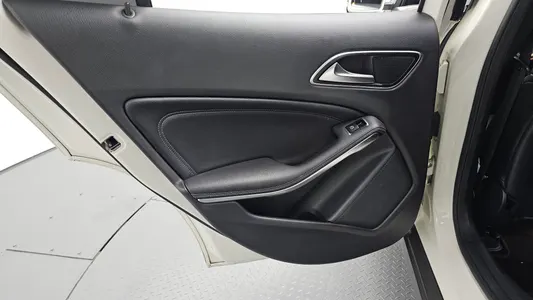 Mercedes-Benz GLA-Class X156 GLA220 2017 25
