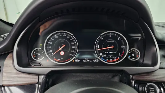 BMW X5 (F15) xDrive M50d 2016 8