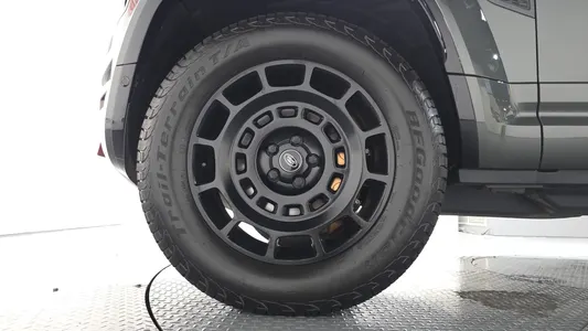 Land Rover (L663) 110 P635 1 2025 5