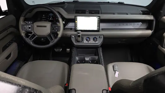 Land Rover (L663) 110 P635 1 2025 7