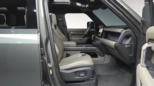 Land Rover (L663) 110 P635 1 2025 12