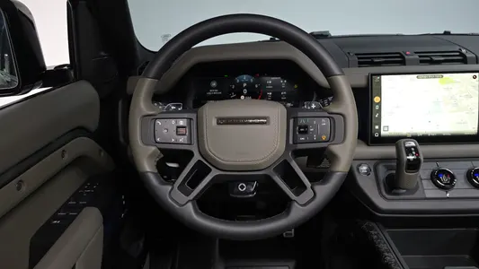 Land Rover (L663) 110 P635 1 2025 13
