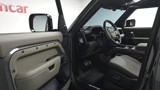 Land Rover (L663) 110 P635 1 2025 10