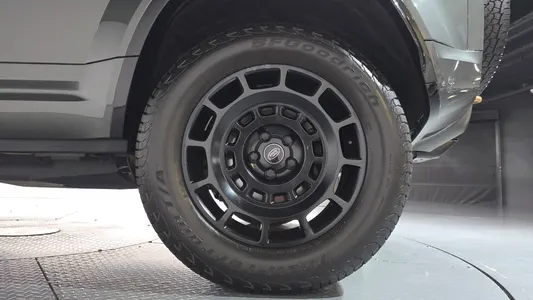 Land Rover (L663) 110 P635 1 2025 21