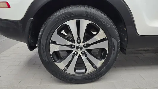 Kia R 2WD TLX 2011 5