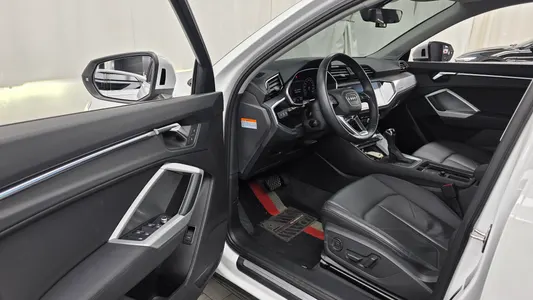 Audi Q3 (F3) 35 TDI 2020 10
