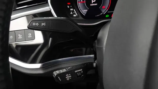 Audi Q3 (F3) 35 TDI 2020 18