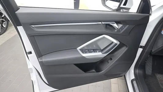 Audi Q3 (F3) 35 TDI 2020 24