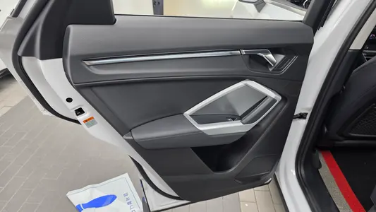 Audi Q3 (F3) 35 TDI 2020 25
