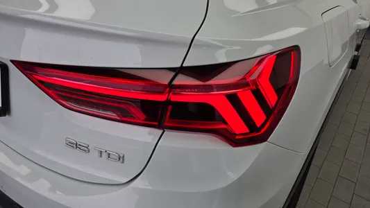 Audi Q3 (F3) 35 TDI 2020 23