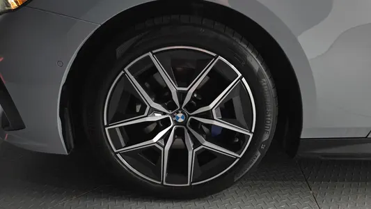 BMW 5 Series (G60) 520i M 2025 5