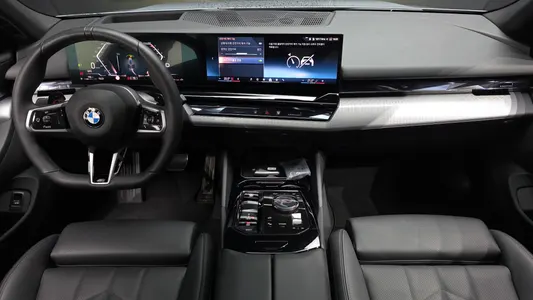 BMW 5 Series (G60) 520i M 2025 7