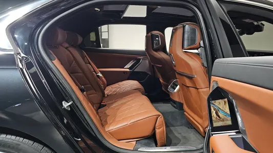 BMW 7 Series (G70) 740i sDrive M 2023 10