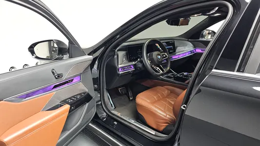 BMW 7 Series (G70) 740i sDrive M 2023 9