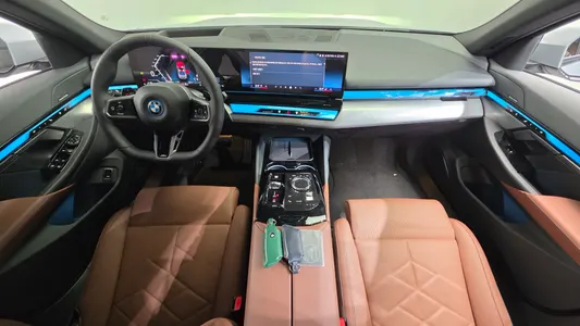 BMW 5 Series (G60) 530e M 2025 7