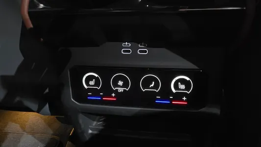 BMW 5 Series (G60) 530e M 2025 18