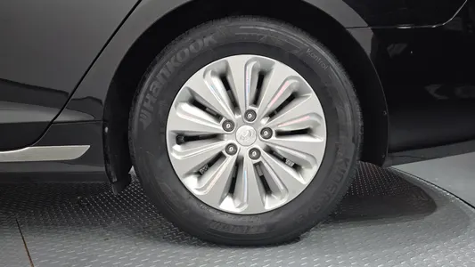 Hyundai LF 2.0 HEV 2015 22