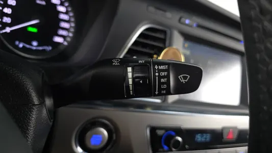 Hyundai LF 2.0 HEV 2015 28