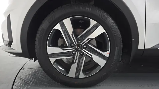Kia 4 HEV 1.6 2WD 2020 5