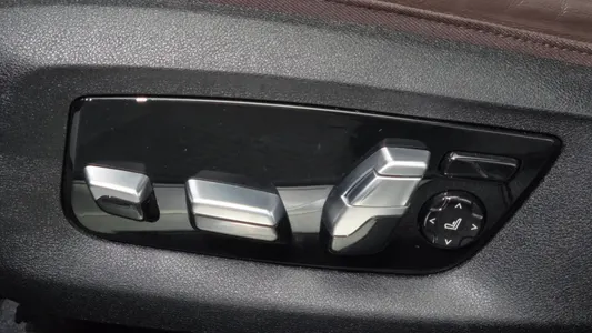 BMW 7 Series (G11) 745e i 2020 16